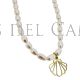 Collar perlas y concha de Santiago
